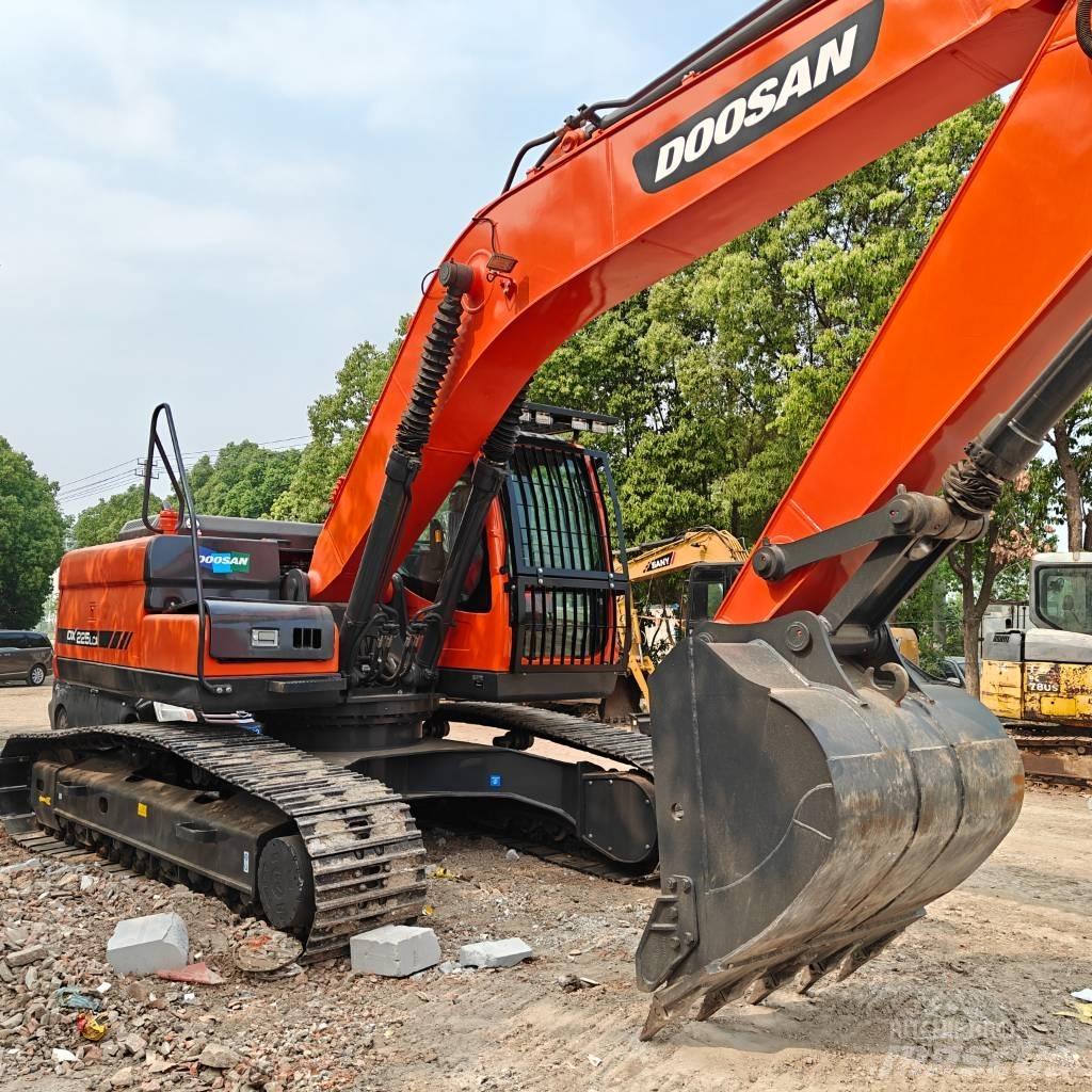 Doosan DX225-9C Bandgrävare