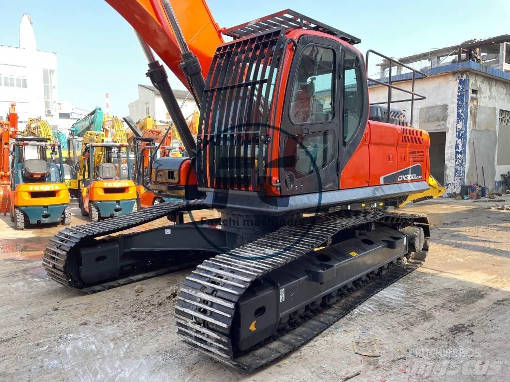 Doosan DX 300 Bandgrävare