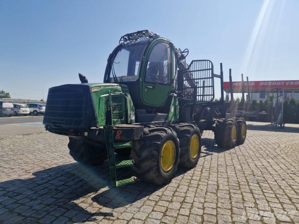 John Deere 1010 E Skotare