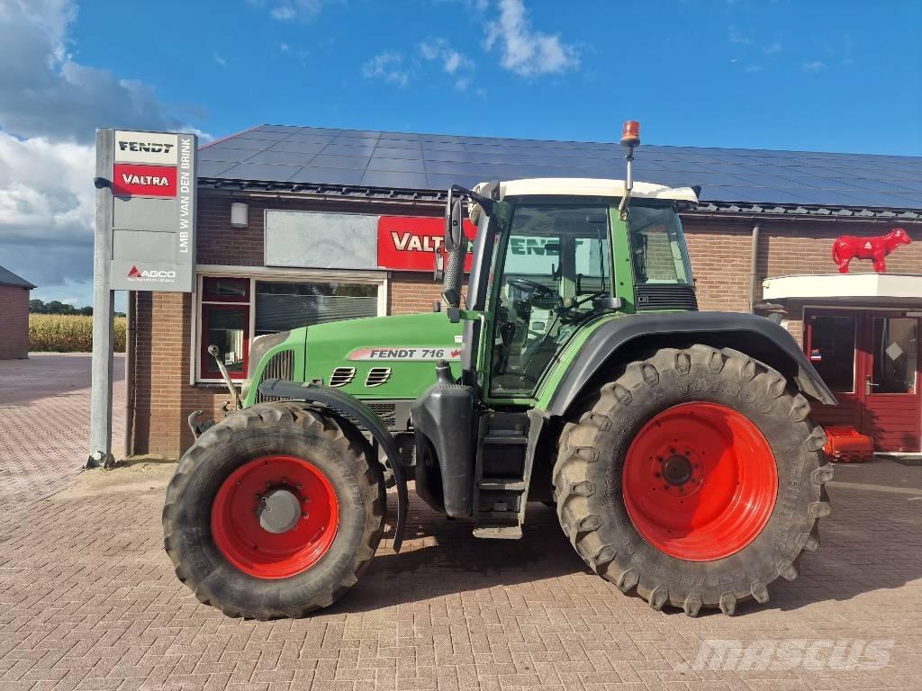 Fendt 716 com 3 Traktorer