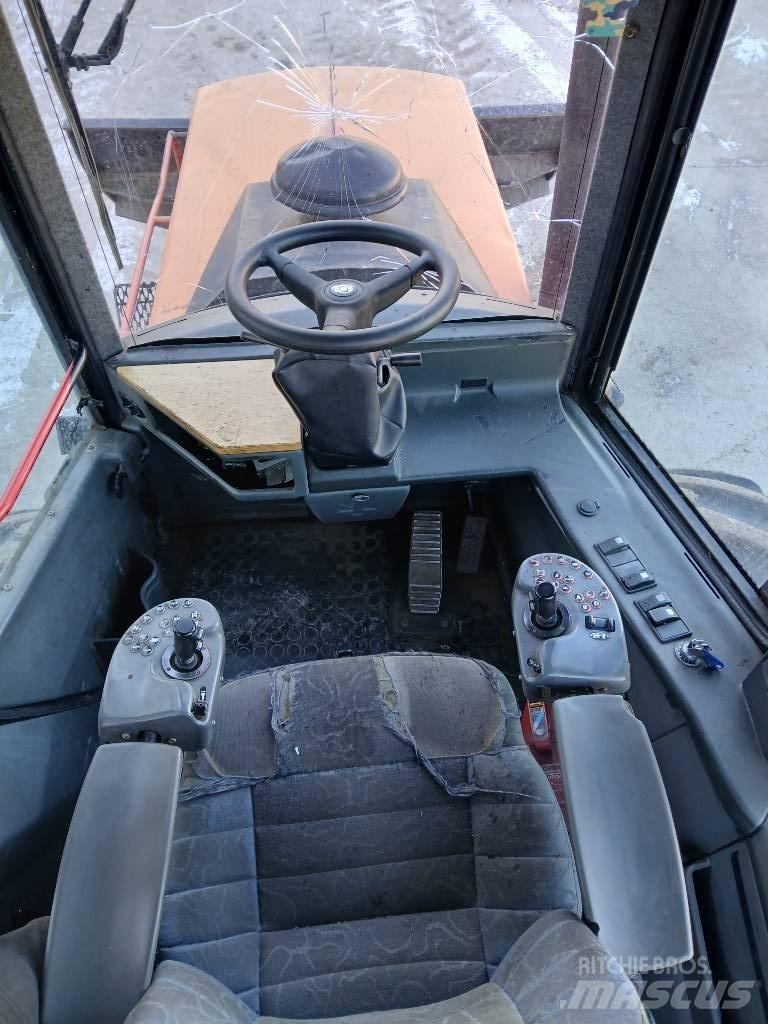 Komatsu 840.3 Skotare