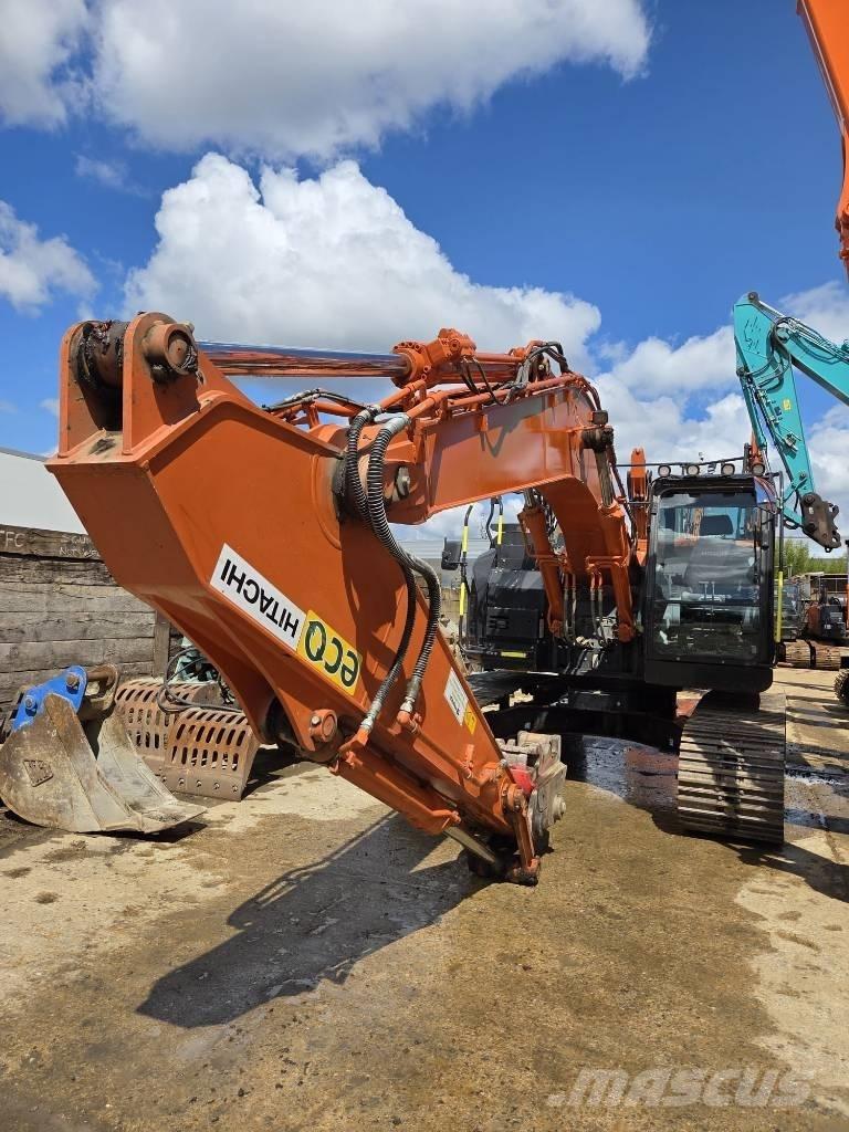 Hitachi ZX225US-6 Bandgrävare