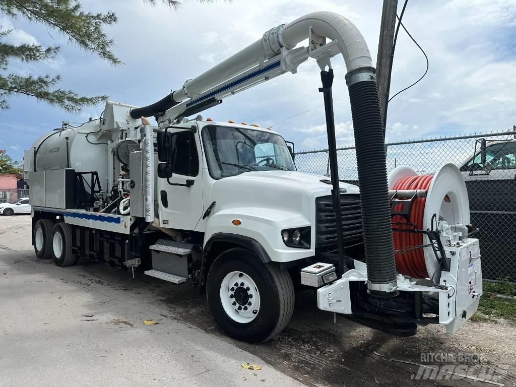 Freightliner 114SD Slamsugningsbil