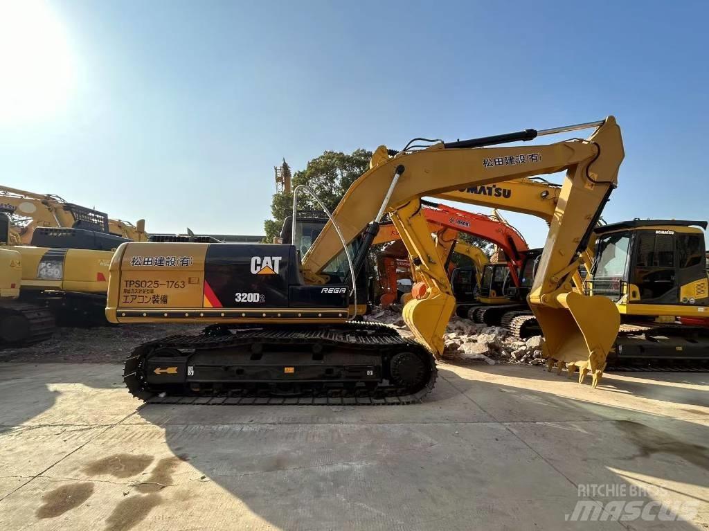 CAT 320D2 Bandgrävare