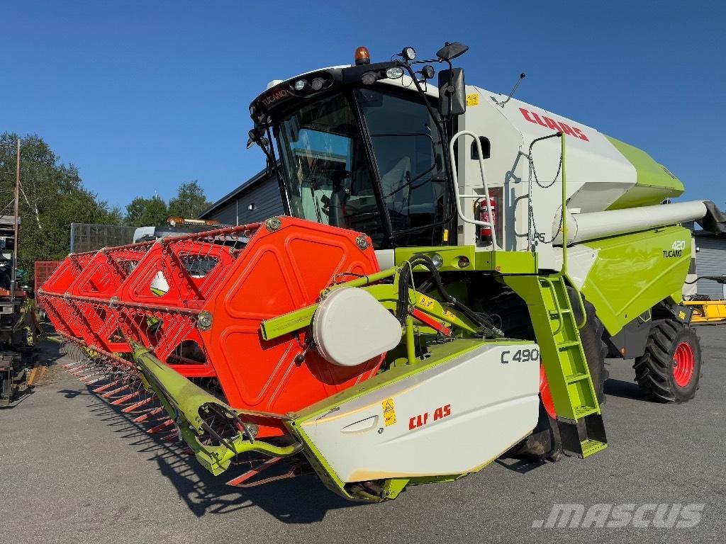 CLAAS Tucano 420 Skördetröskor