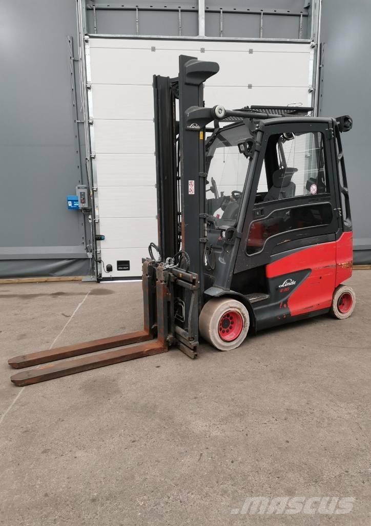 Linde E30HL-01 Elmotviktstruckar