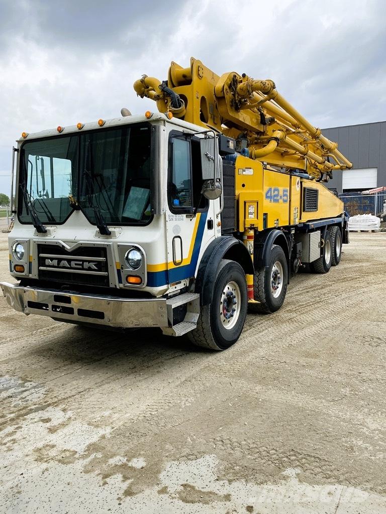 Putzmeister (#196) 42M Lastbilar med betongpump
