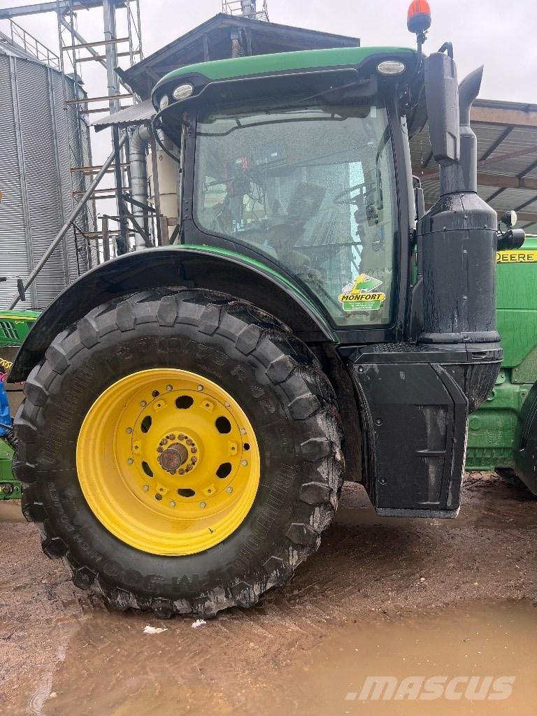 John Deere 8320 R Traktorer