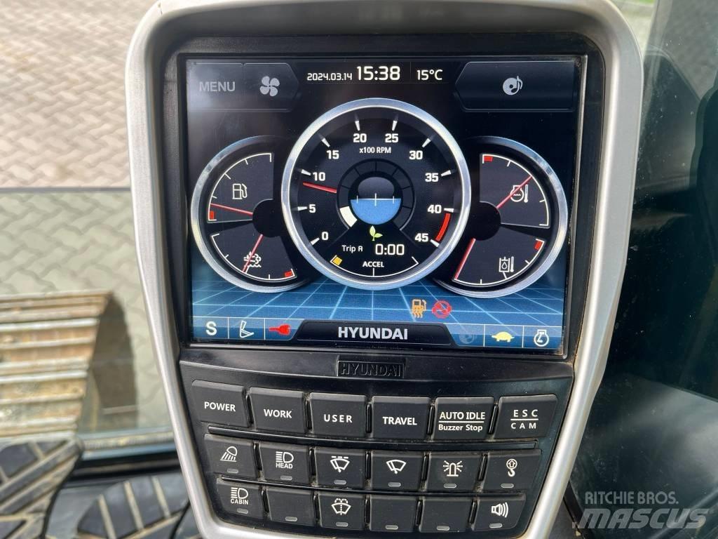 Hyundai HX 220 L Bandgrävare