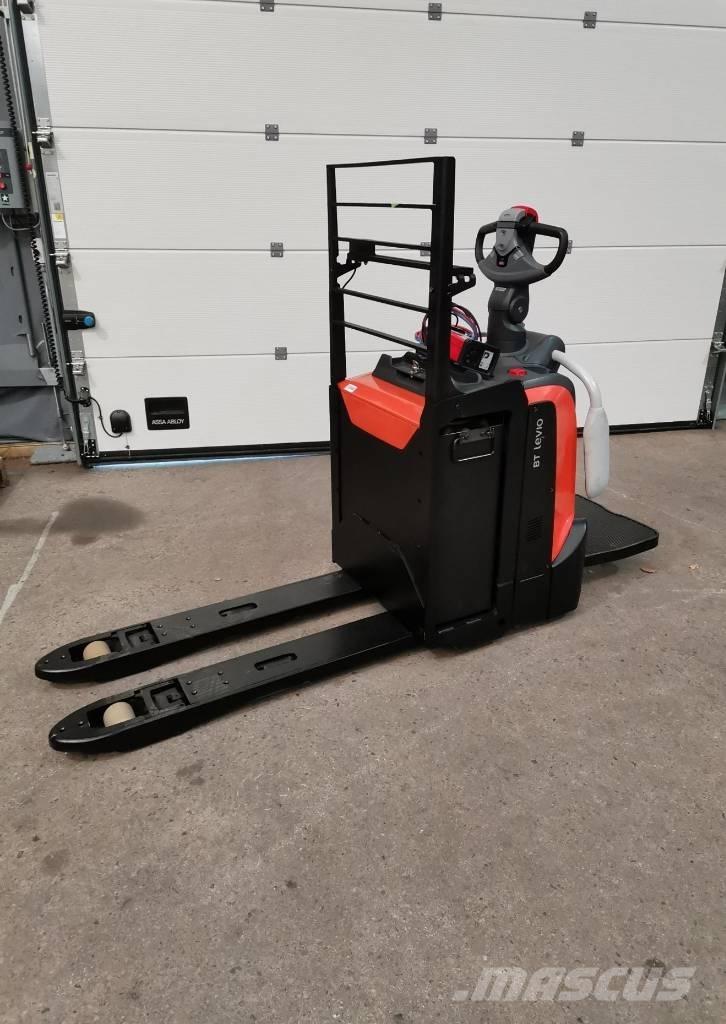 Toyota LPE220 Låglyftare med plattform