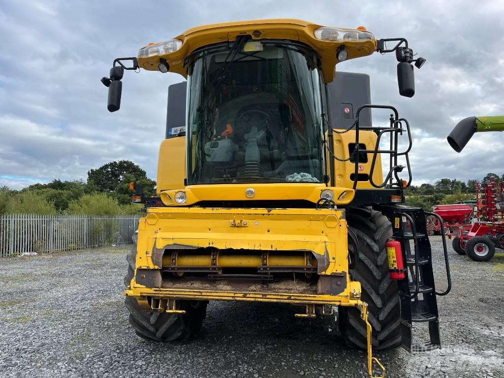 New Holland CX 8070 Skördetröskor