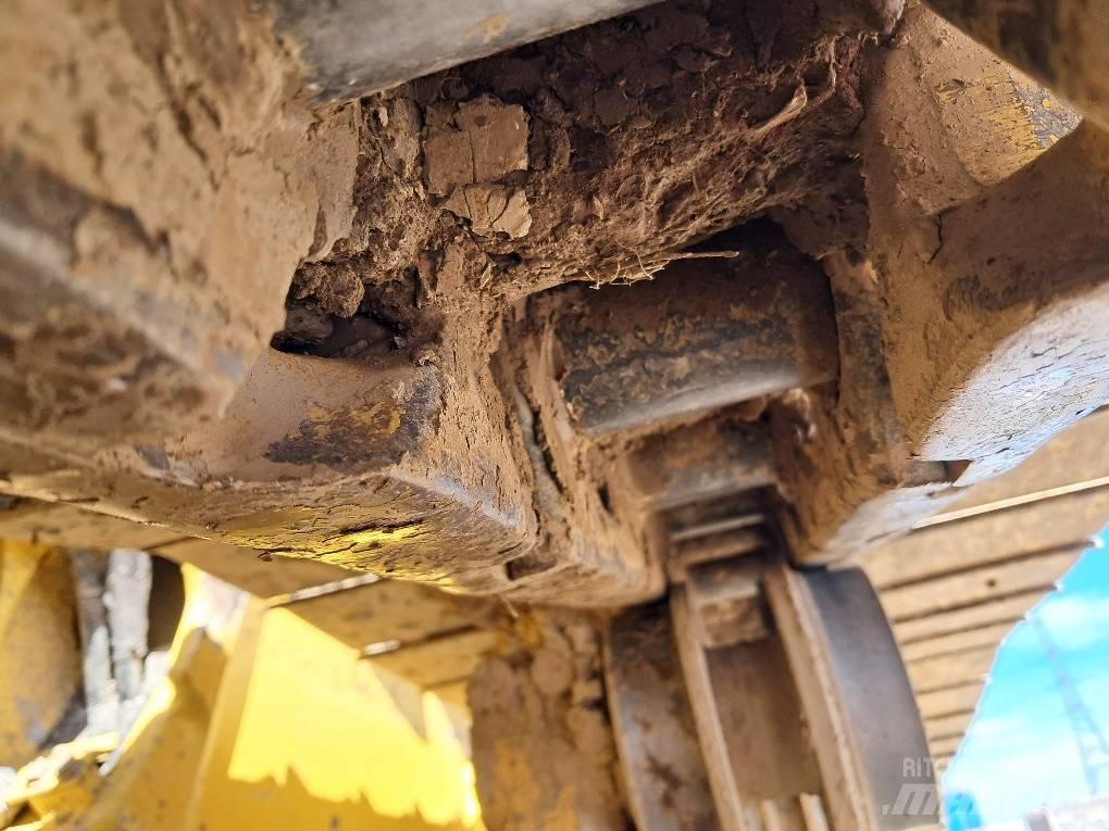Komatsu D61PXI-24E0 Bandschaktare