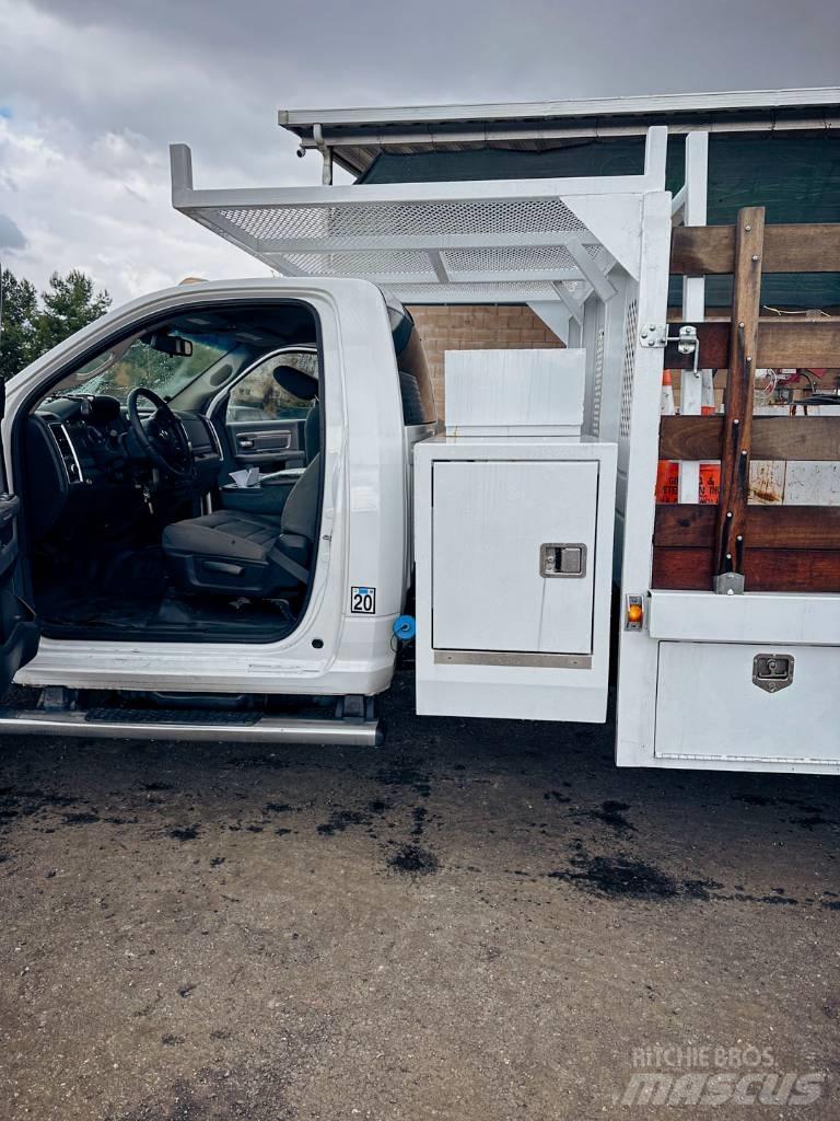 Dodge Ram 5500 Plogbilar