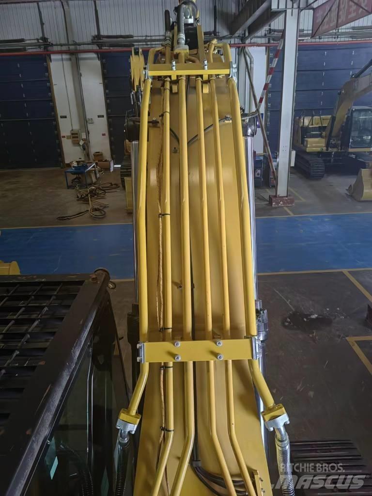 CAT 323 Bandgrävare