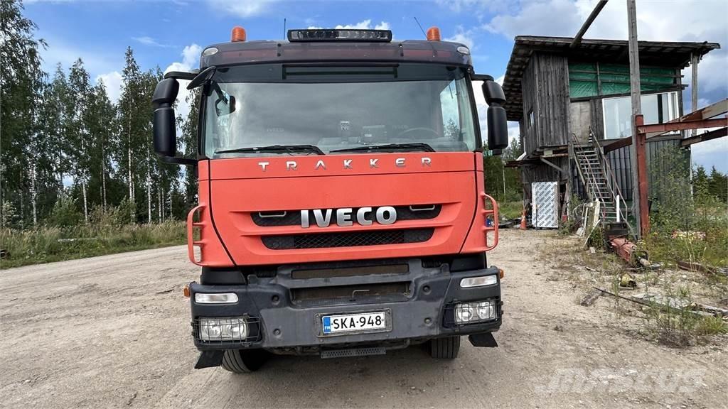 Iveco Trakker Flakbilar