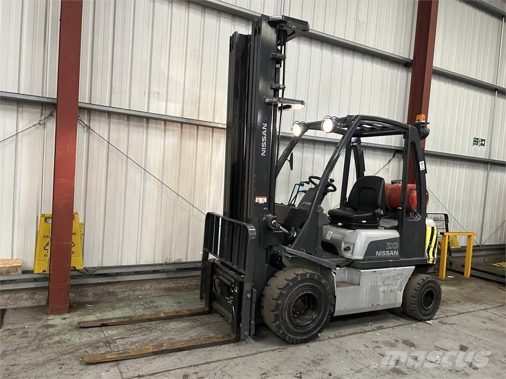Nissan U1D2A20LQ Gasolmotviktstruckar