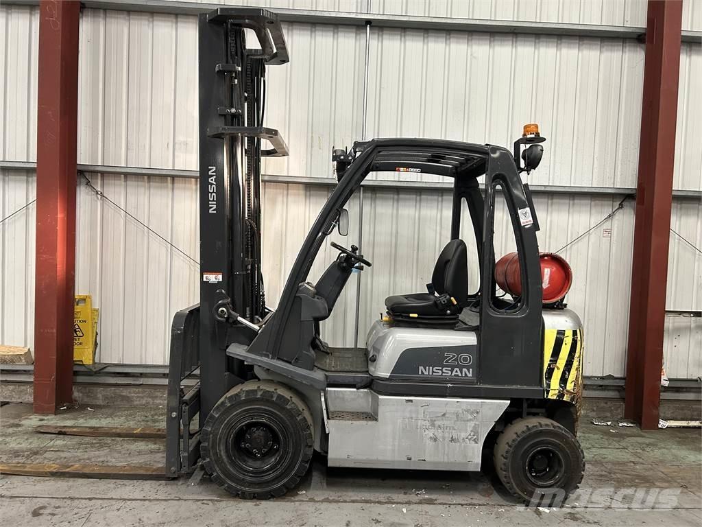 Nissan U1D2A20LQ Gasolmotviktstruckar