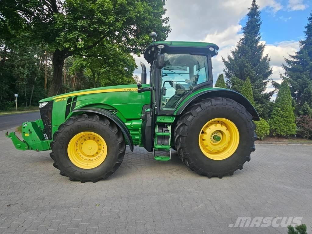 John Deere 8245 R Traktorer