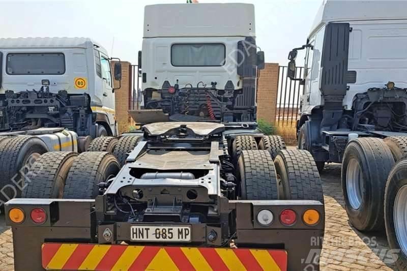 Hino 700 Övriga bilar