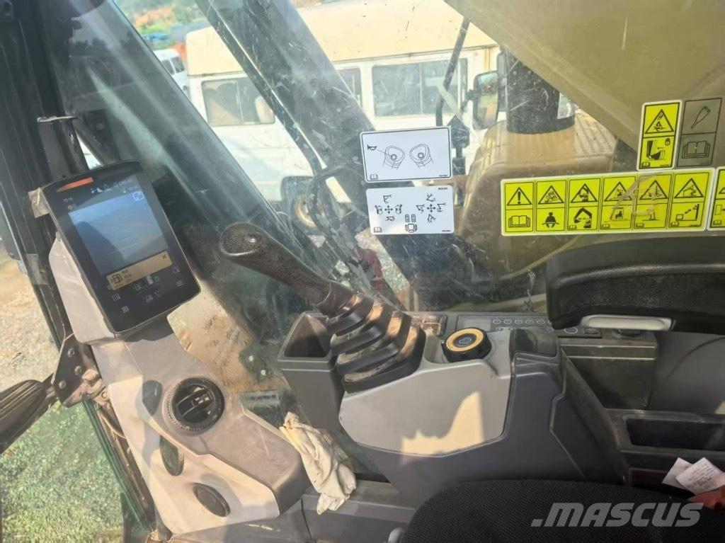 CAT 352 Bandgrävare