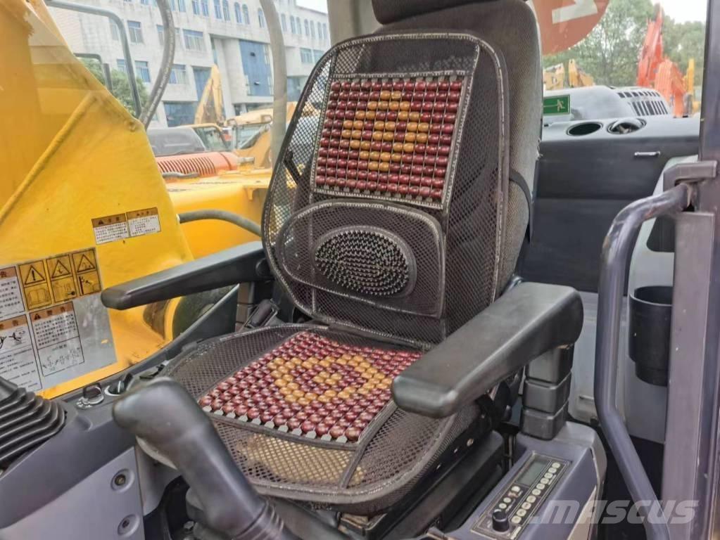 Komatsu PC 200-8 Bandgrävare