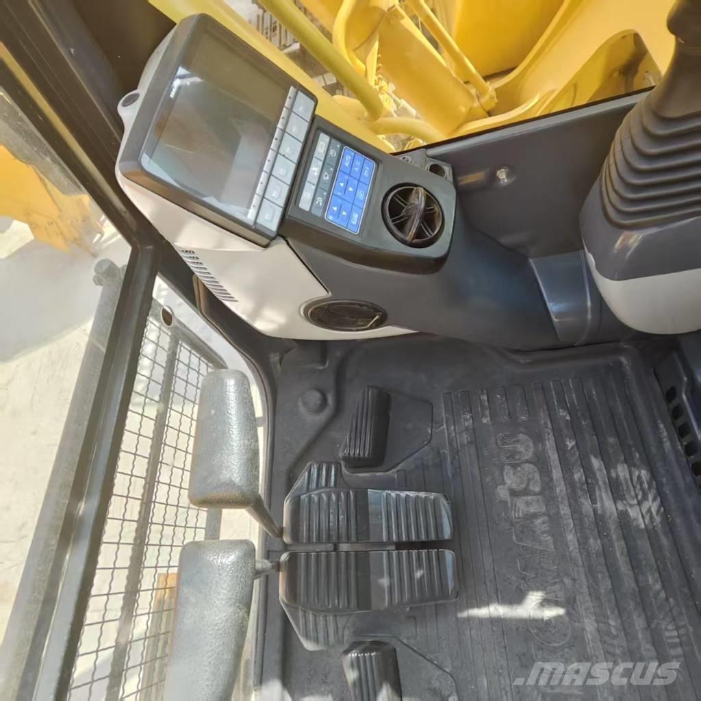 Komatsu PC 220-8 Bandgrävare
