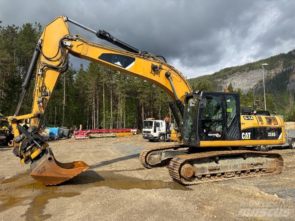 CAT 324 D L Bandgrävare