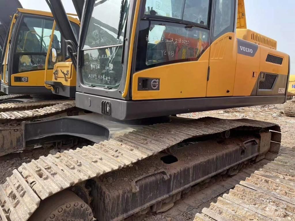 Volvo EC 250 D Bandgrävare