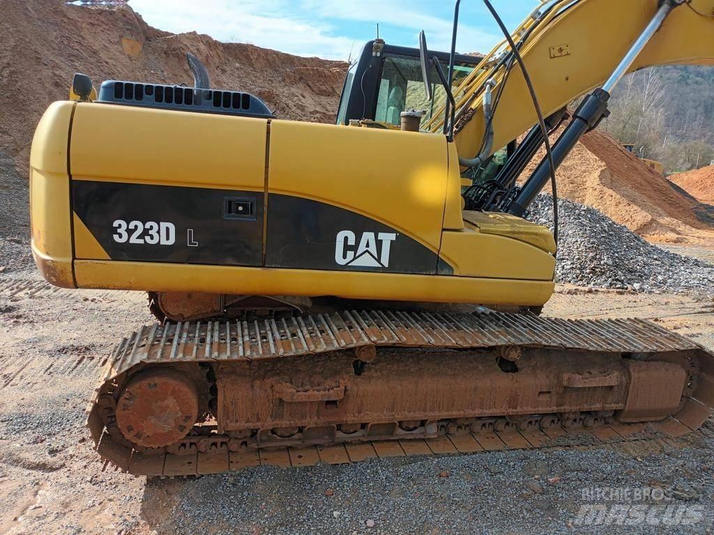 CAT 323 DL Bandgrävare