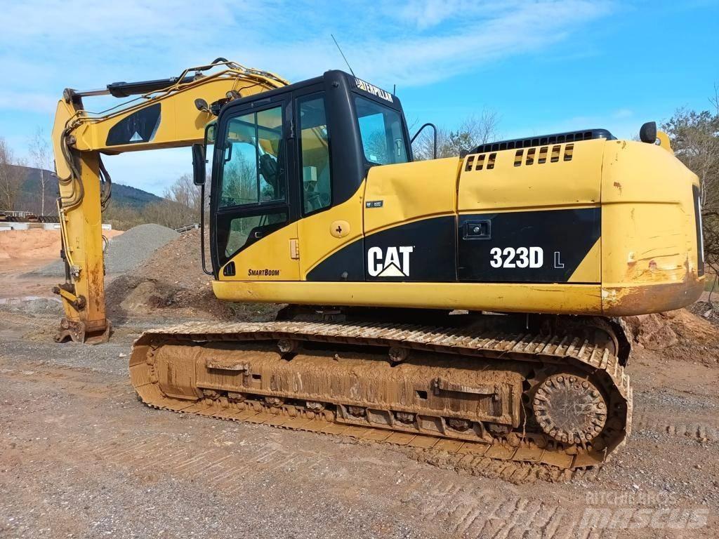 CAT 323 DL Bandgrävare