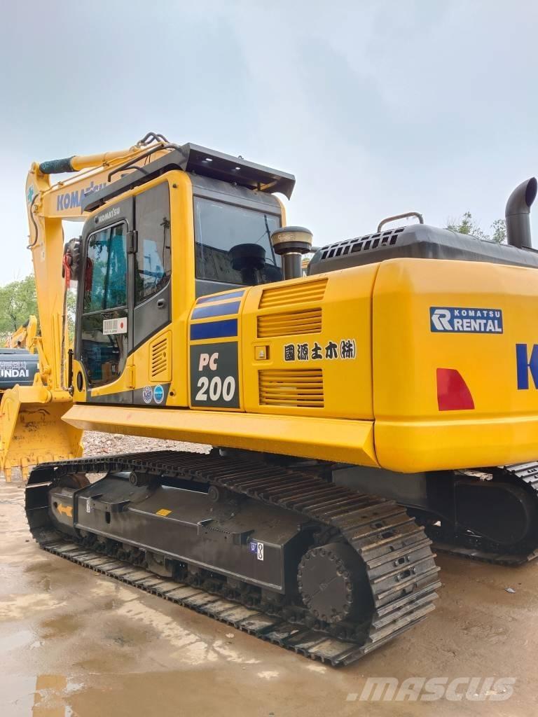 Komatsu PC 200-8 Bandgrävare
