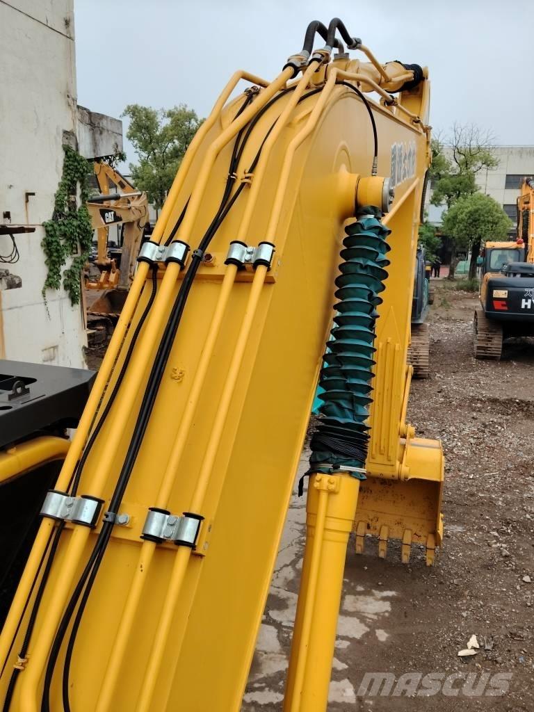 Komatsu PC 200-8 Bandgrävare