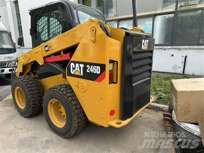CAT 246 D Kompaktlastare