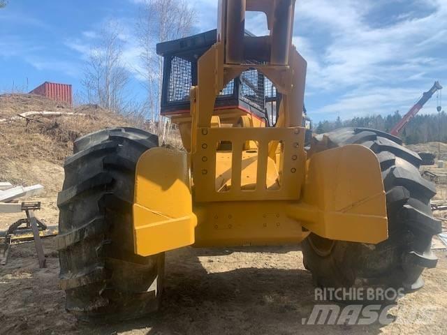 CAT 525B Lunnare