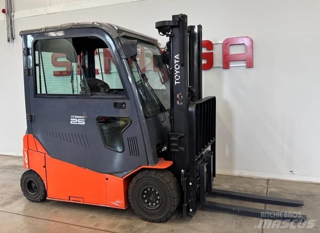 Toyota 10939 - 8FBMT25 Elmotviktstruckar