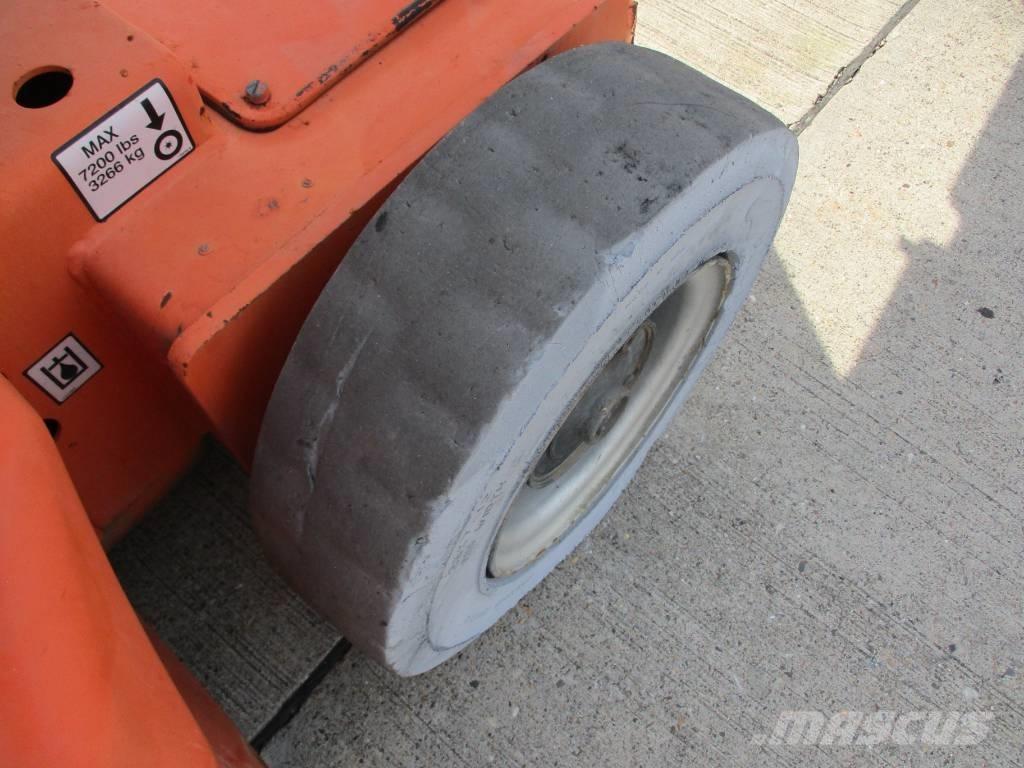 JLG E400 AJPN (745) Kompakta självgående bomlyftar