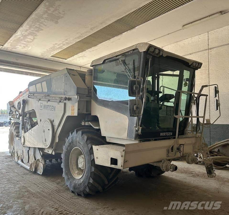 Wirtgen WR250i Återvinningsmaskiner för asfalt