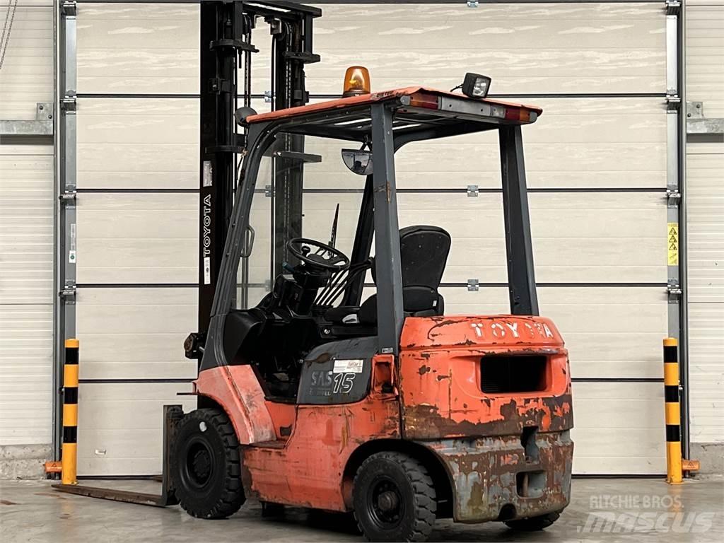Toyota 02-7FDF15 Dieselmotviktstruckar