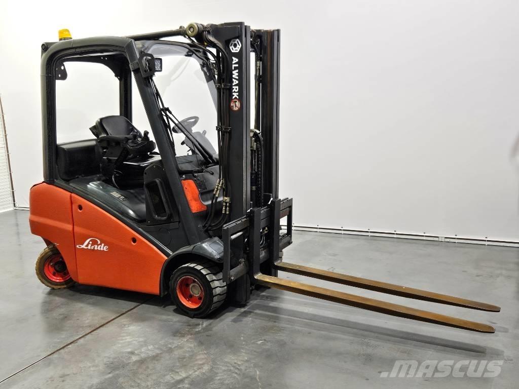 Linde H20T Gasolmotviktstruckar