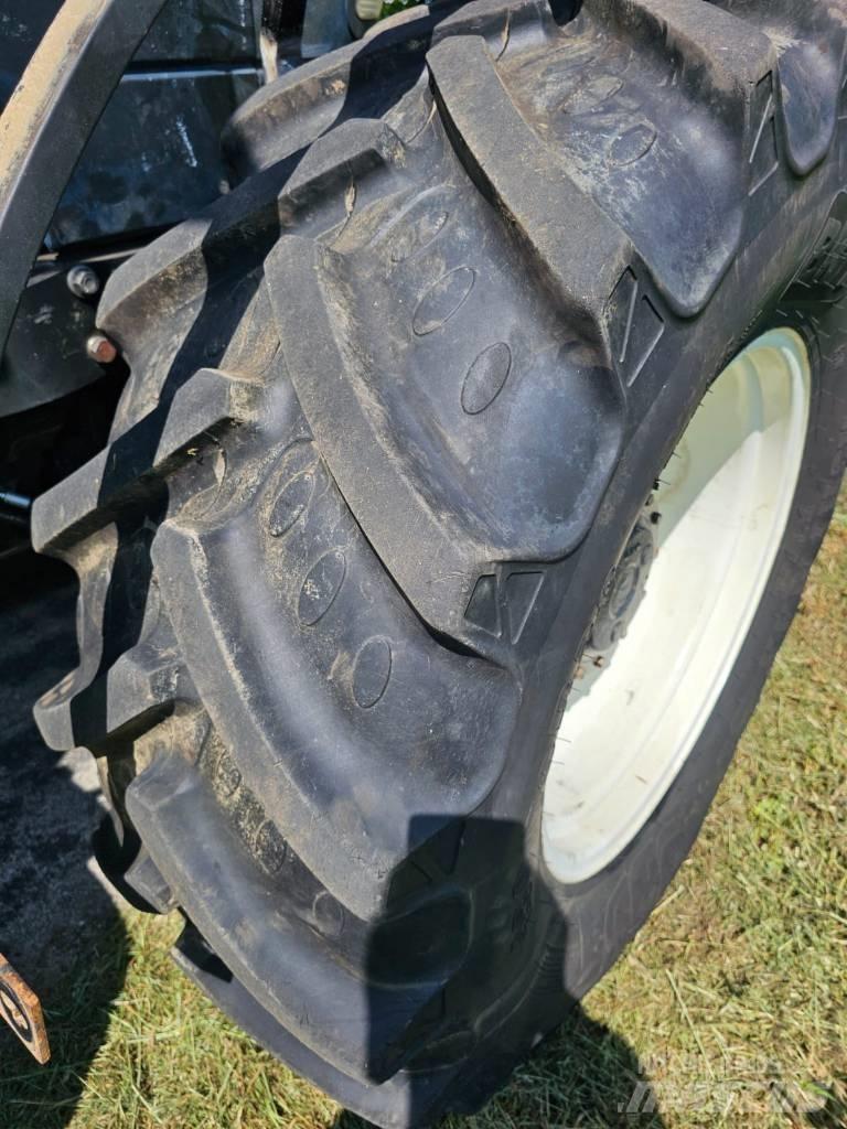 New Holland TM 140 Traktorer