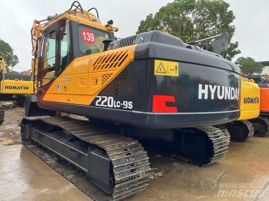 Hyundai R220LC-9S Hjulgrävare