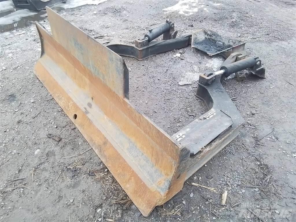 Komatsu 895 Redskap till skogsmaskiner