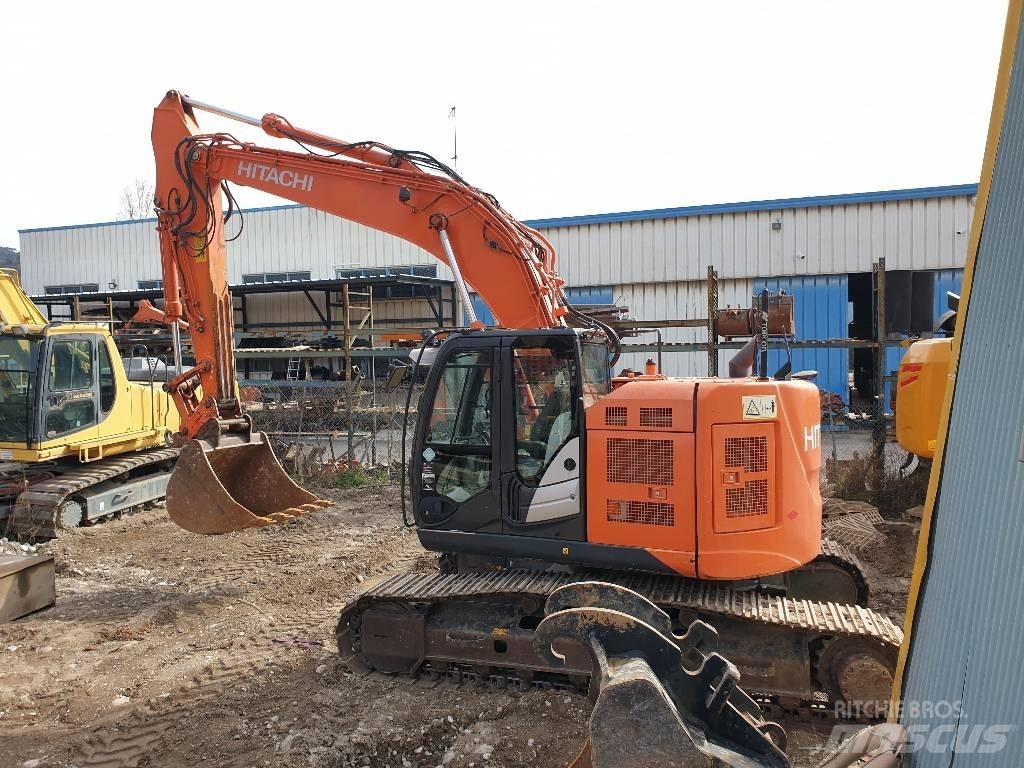 Hitachi ZX225USLC Bandgrävare