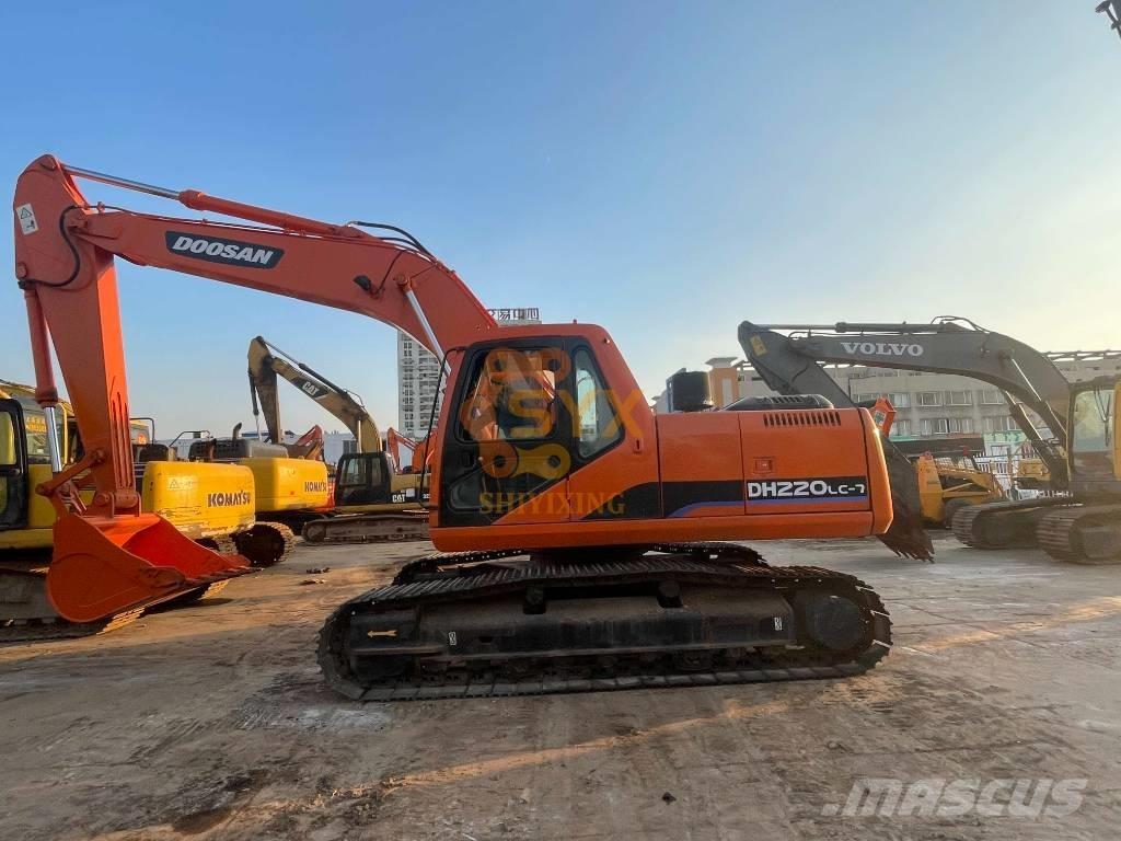 Doosan 220 LC-7 Bandgrävare