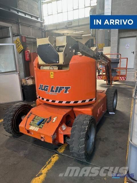 JLG E450AJ Bomliftar