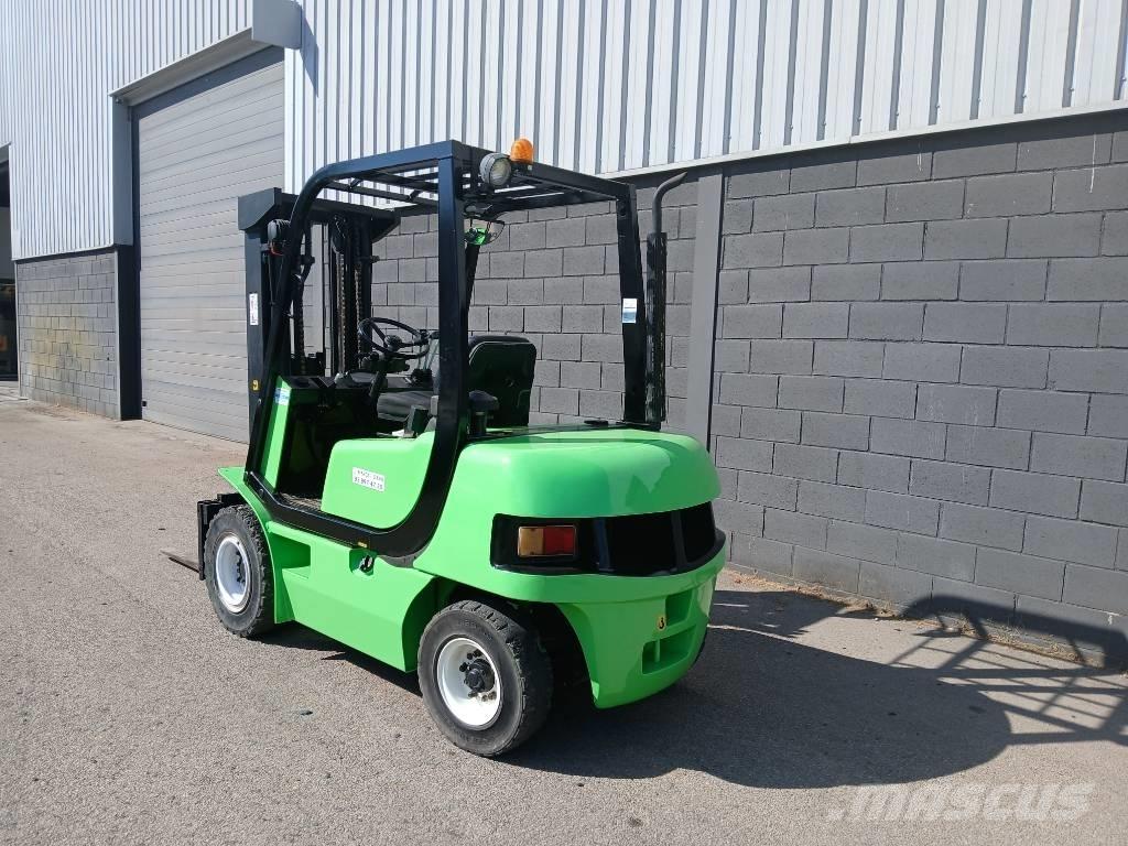 Clark CMP 25 Dieselmotviktstruckar
