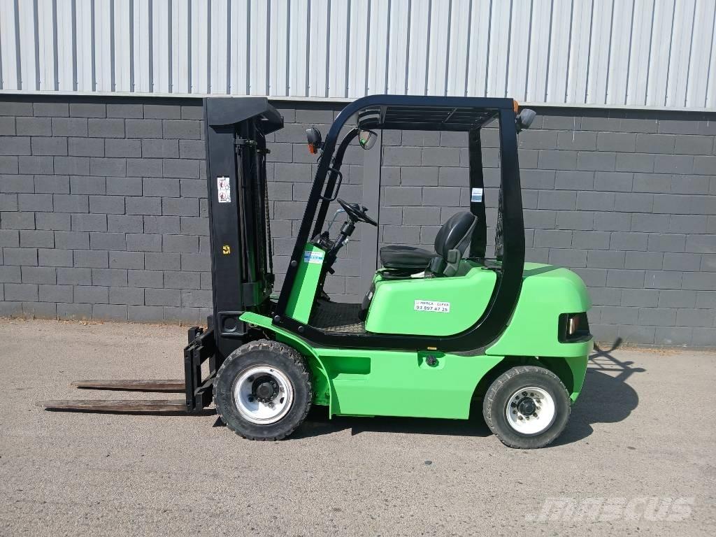 Clark CMP 25 Dieselmotviktstruckar
