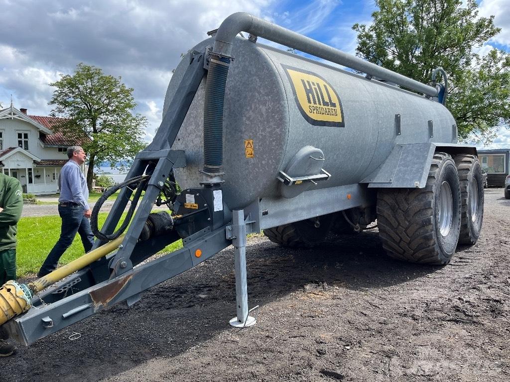 Hillspridaren 15000l Fast- och kletgödselspridare