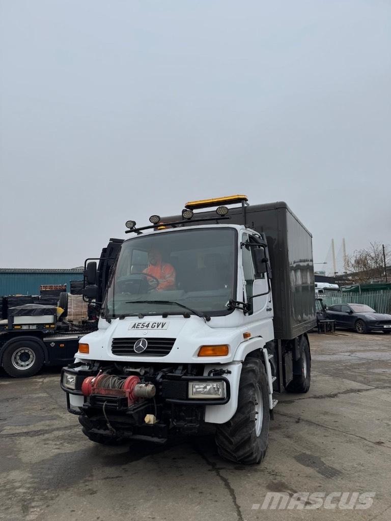 Unimog U300 Redskapsbärare