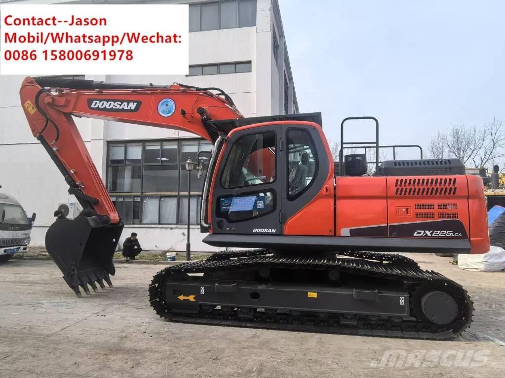 Doosan DX 225 LCA Bandgrävare